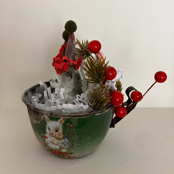 Vintage Christmas Kitty Cat in a Cup - Holiday Decor - Picture 7 of 11